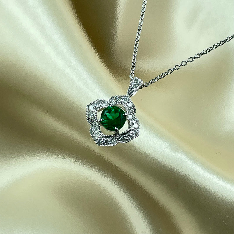 Pt Emerald Pendant